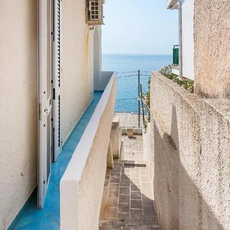 Frontemare Delle Ninfe Villa